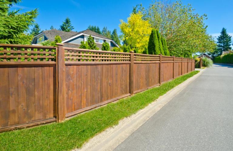 Comment choisir et poser votre clôture à Orainville ?